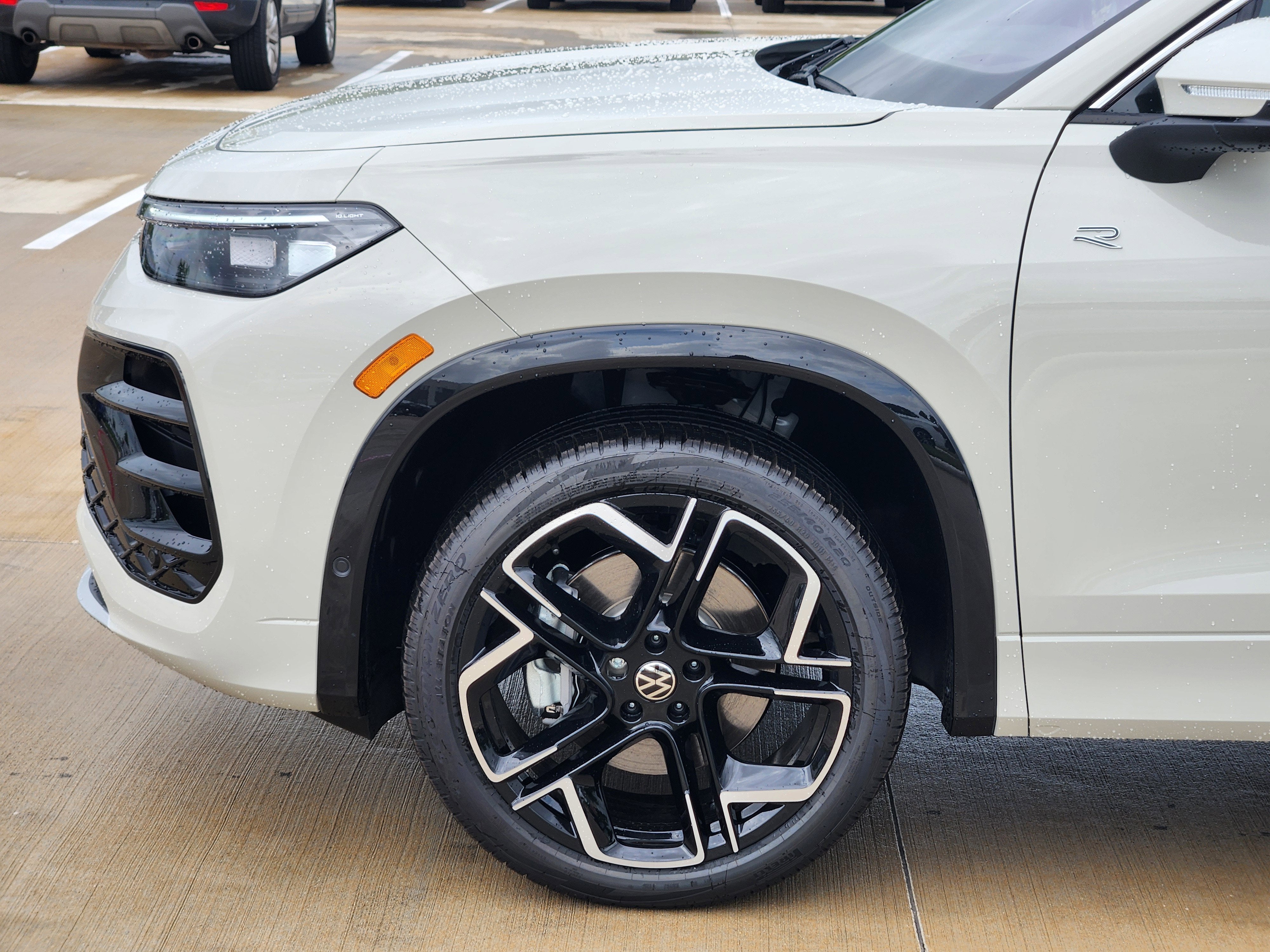 2026 Volkswagen Tiguan SEL R-Line Turbo
