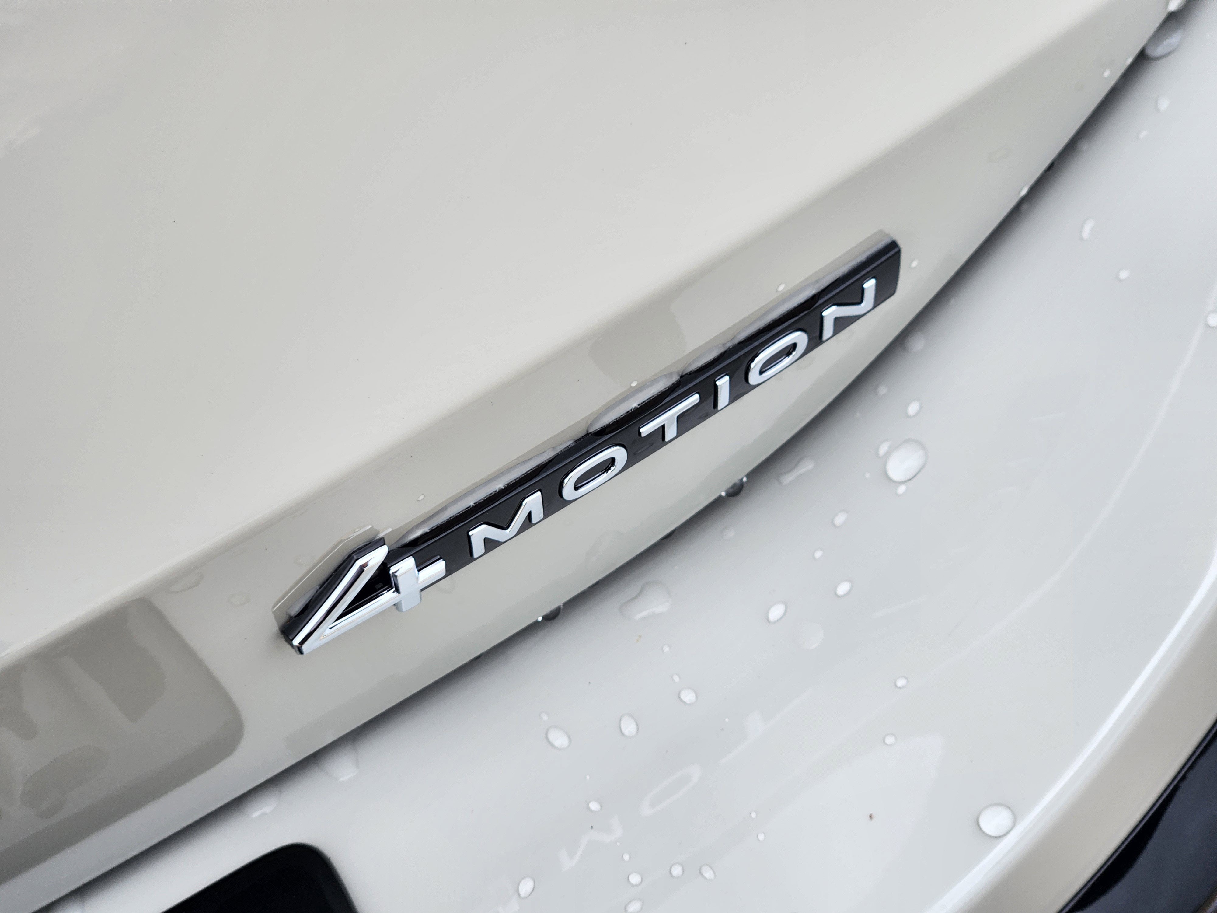 2026 Volkswagen Tiguan SEL R-Line Turbo