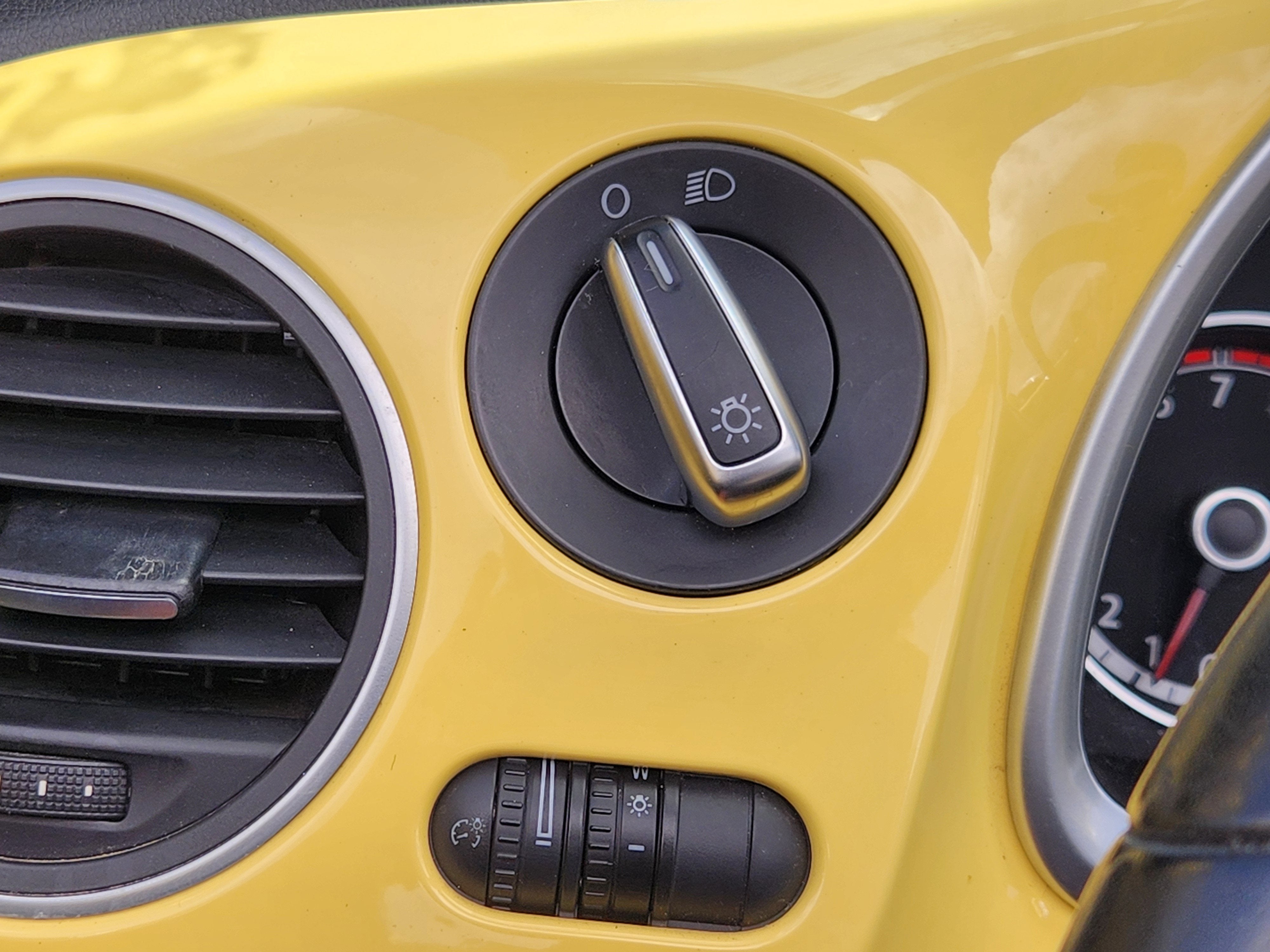 2015 Volkswagen Beetle Convertible 1.8T