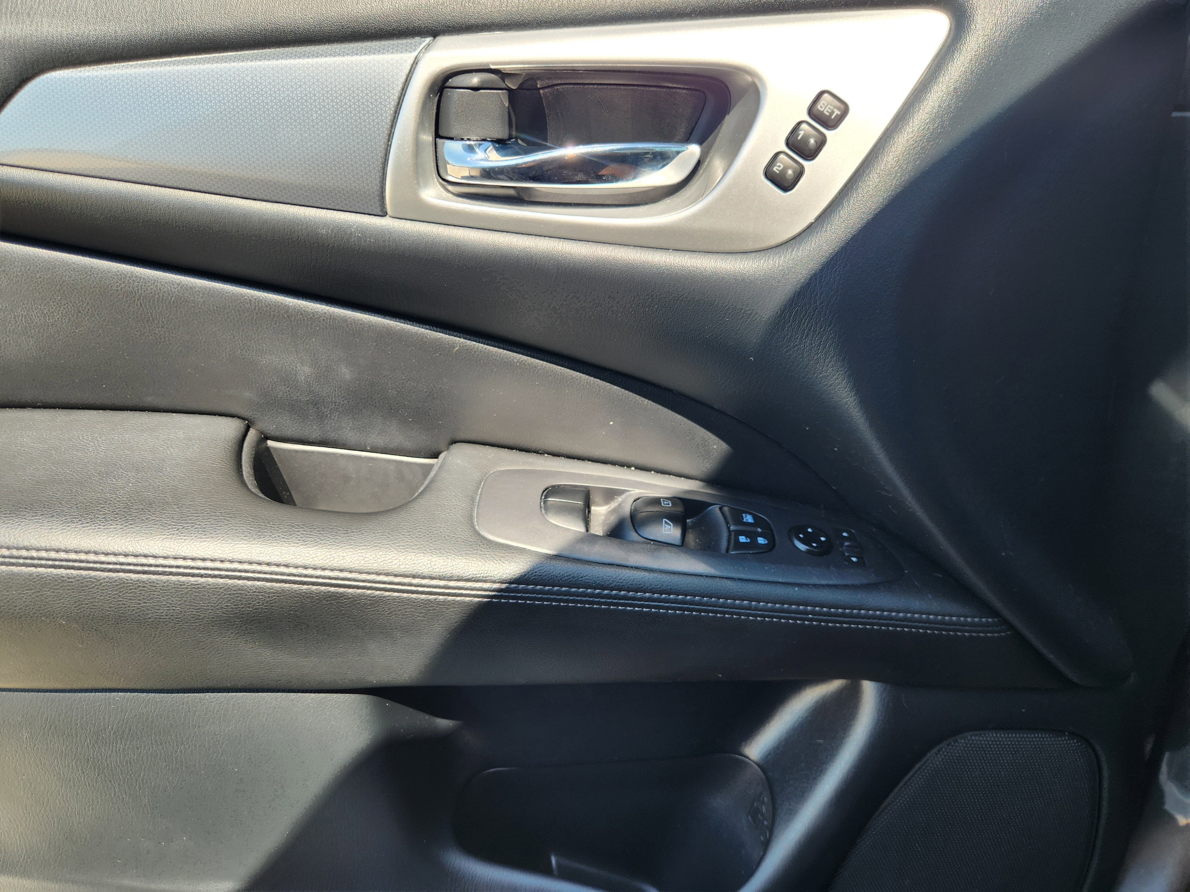2020 Nissan Pathfinder SL