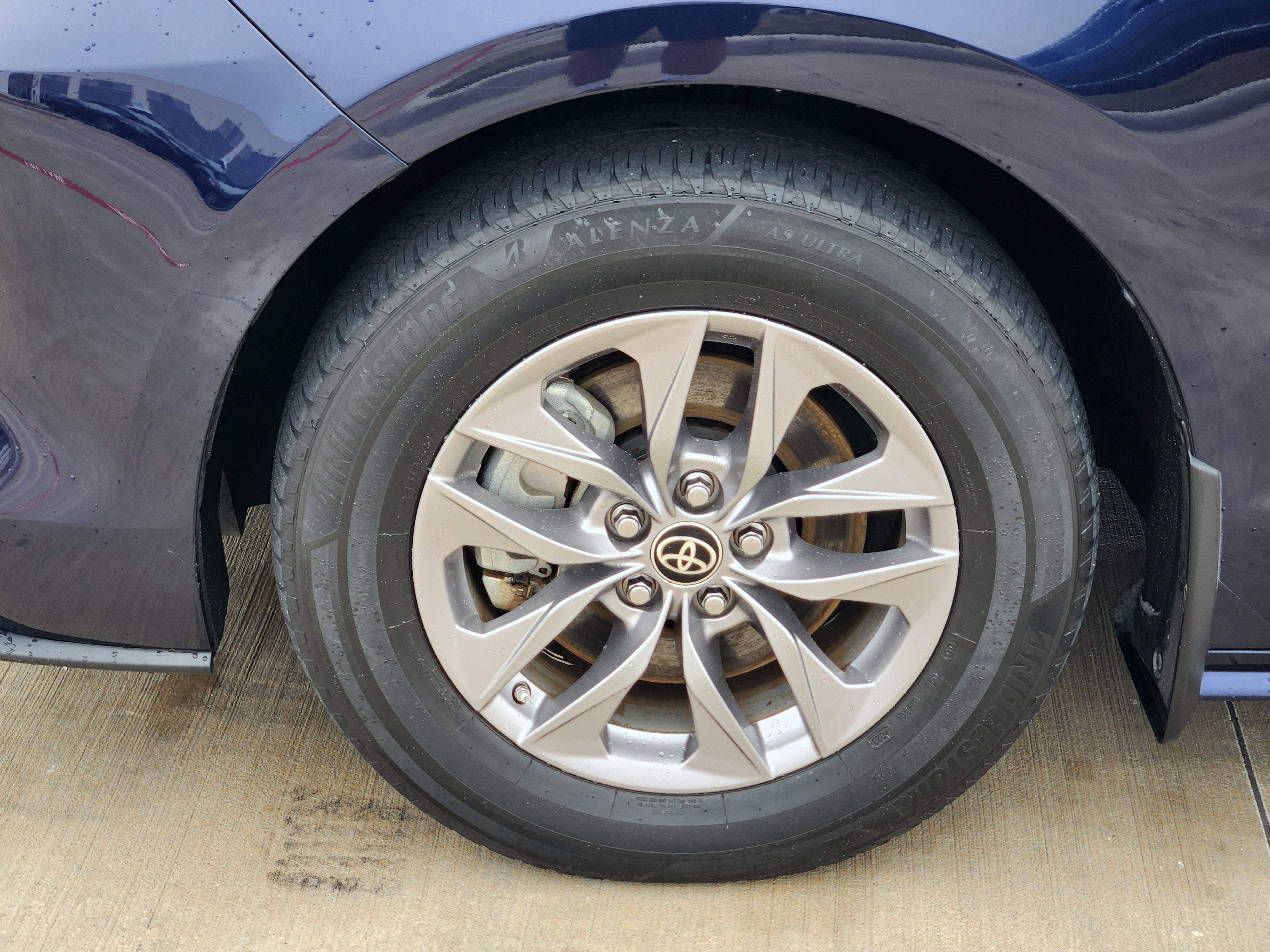 2022 Toyota Sienna LE