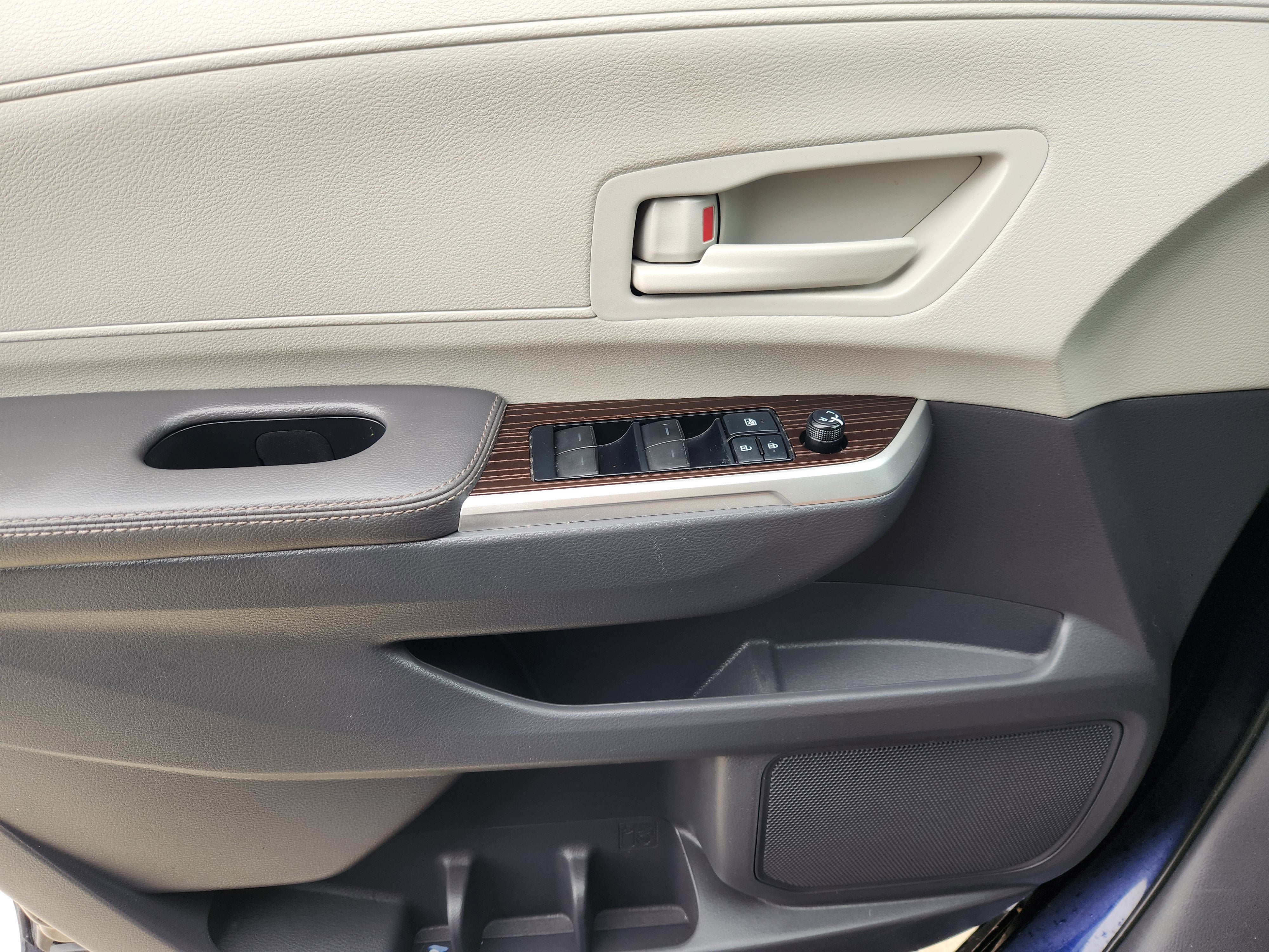 2022 Toyota Sienna LE