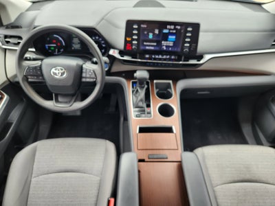 2022 Toyota Sienna LE