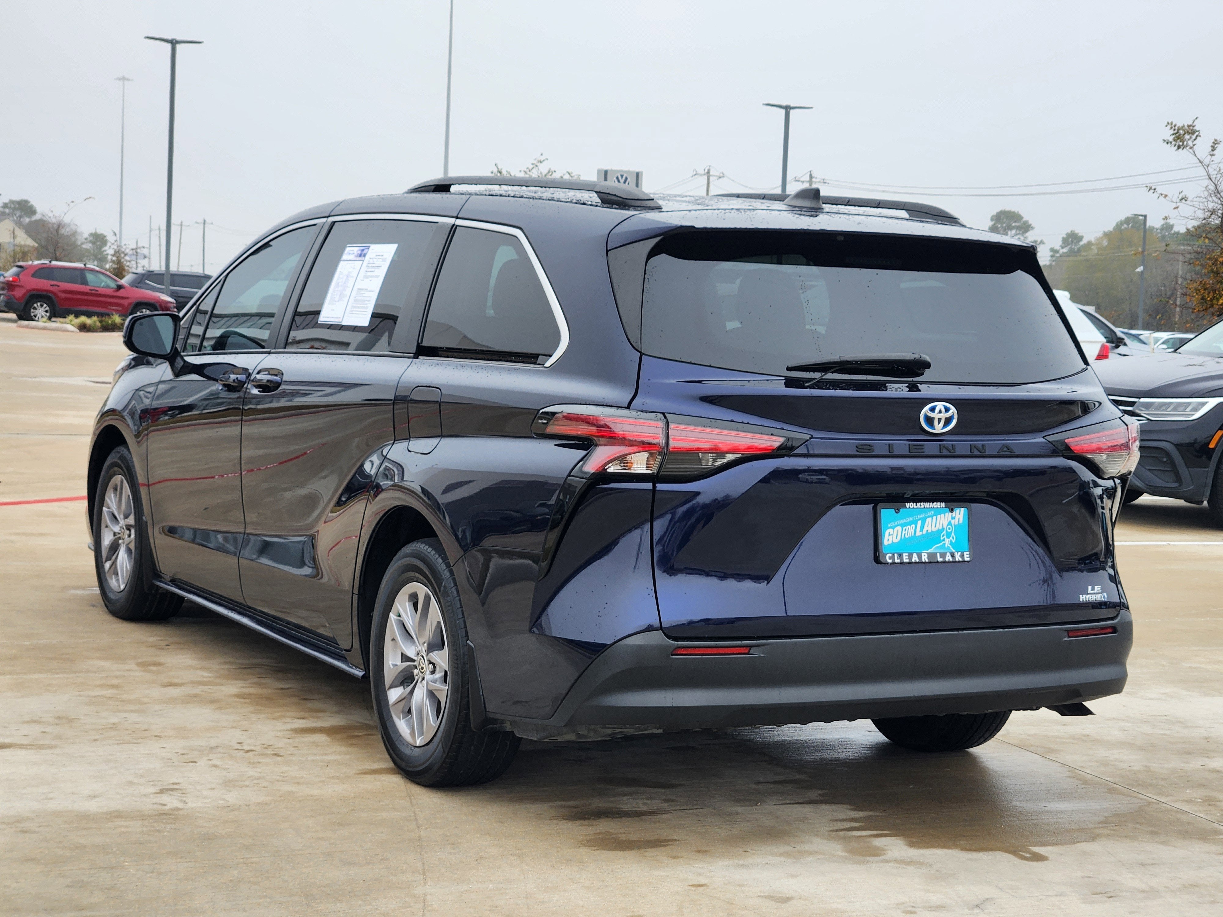 2022 Toyota Sienna LE