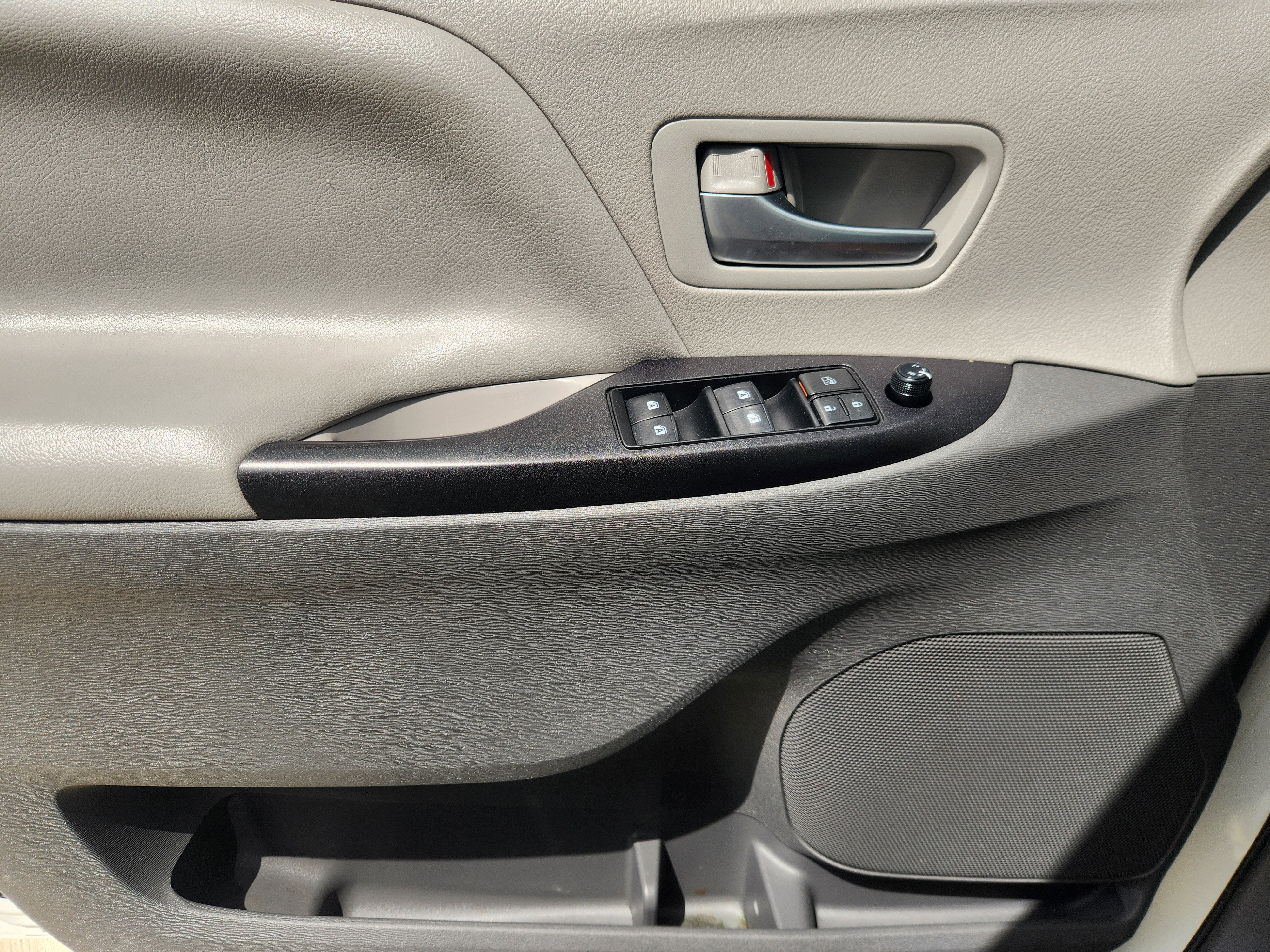 2019 Toyota Sienna LE