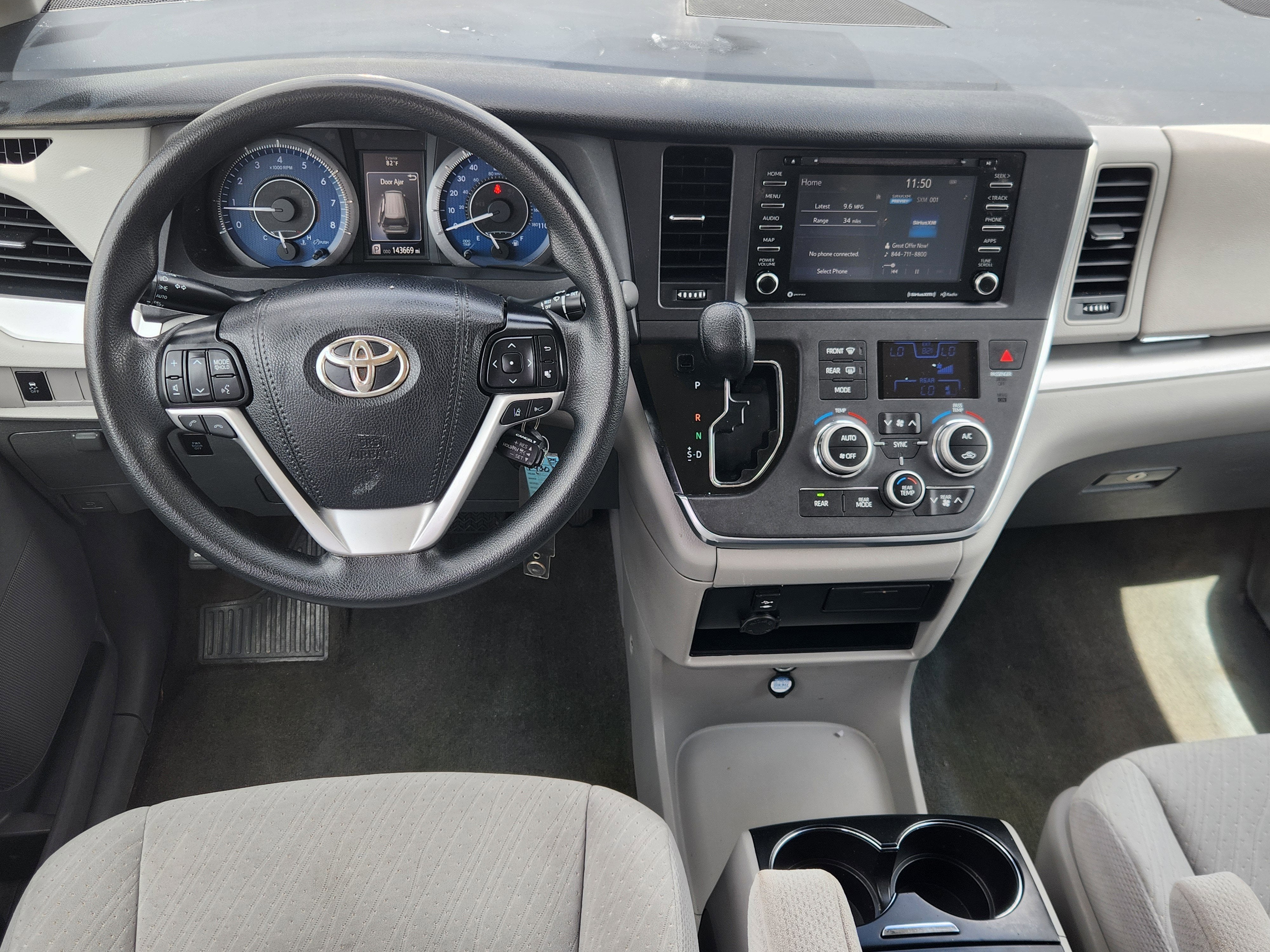 2019 Toyota Sienna LE