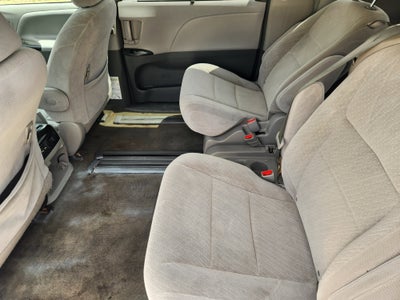 2019 Toyota Sienna LE