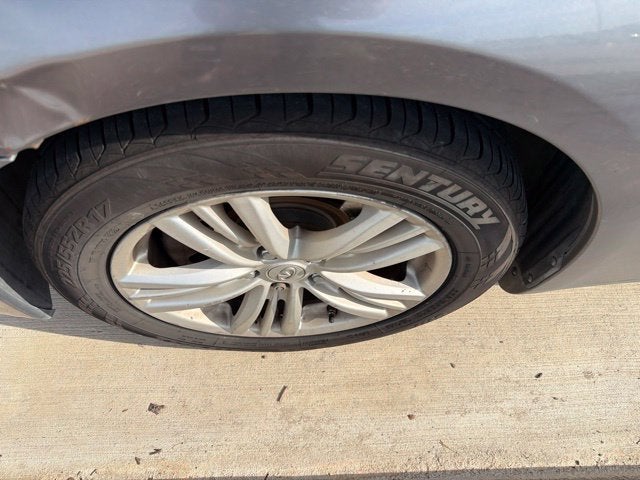 2015 INFINITI Q40 Base