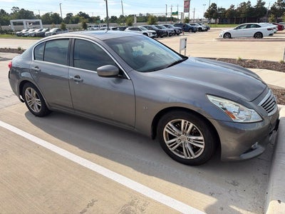 2015 INFINITI Q40 Base