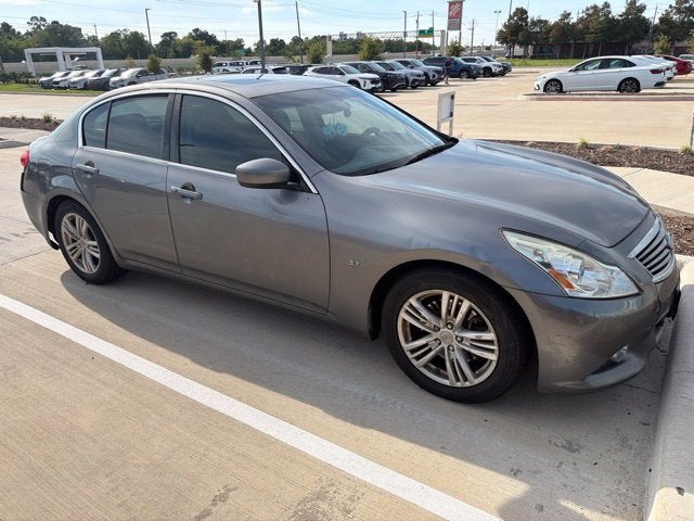 2015 INFINITI Q40 Base