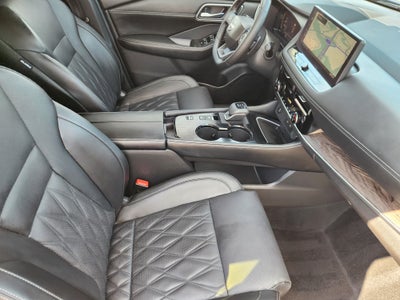2025 Nissan Rogue Platinum