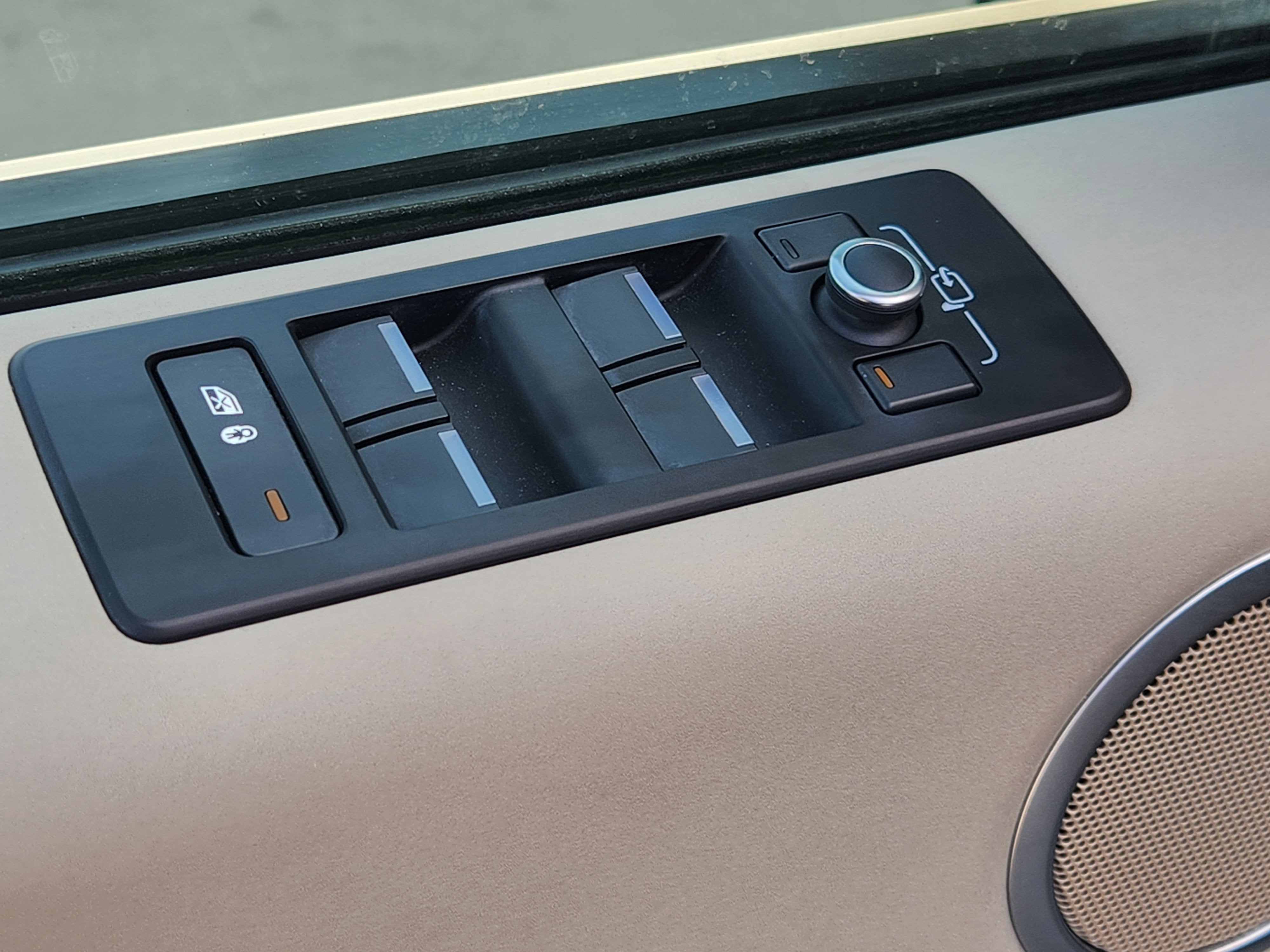 2020 Land Rover Discovery SE