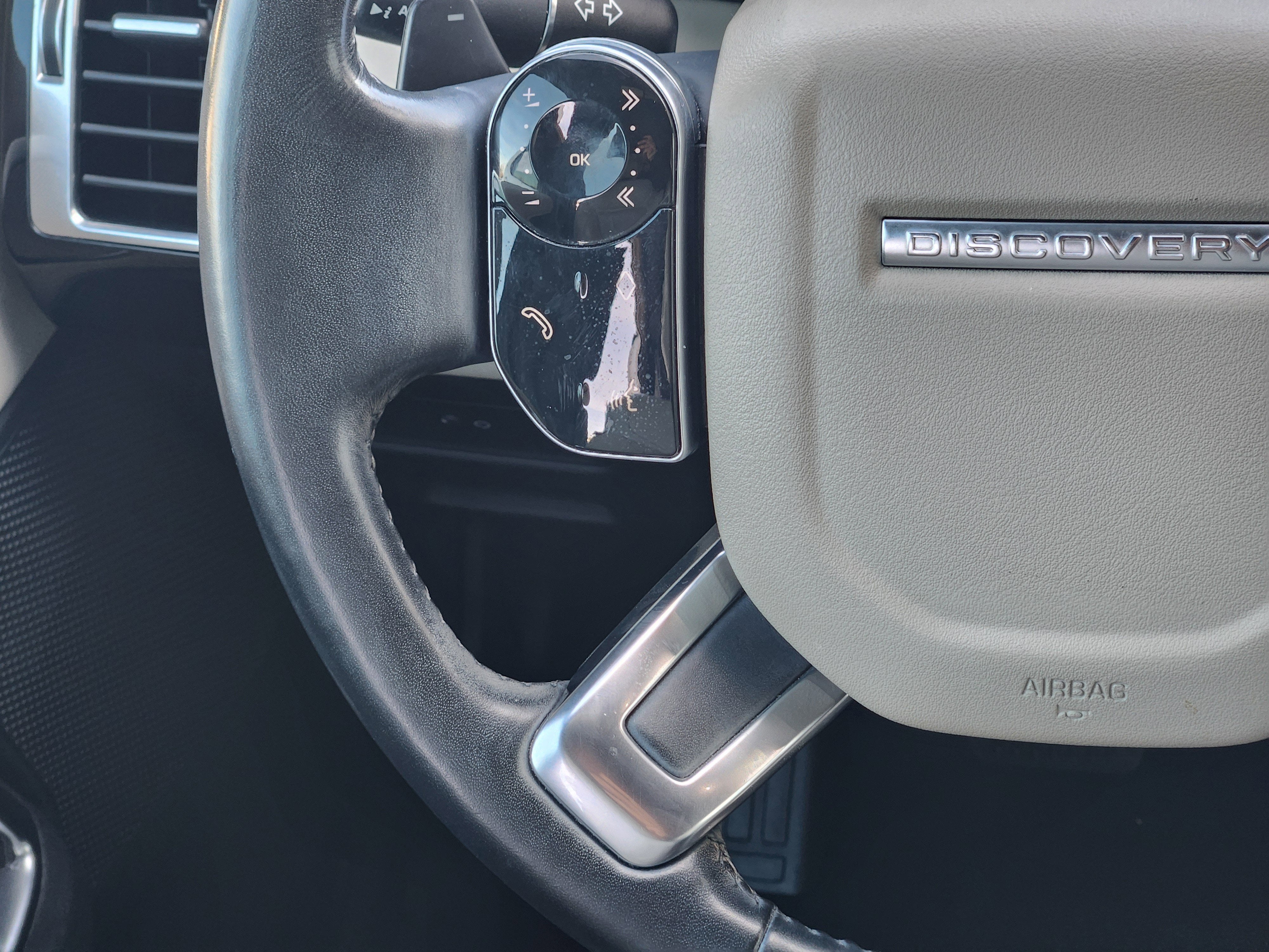 2020 Land Rover Discovery SE