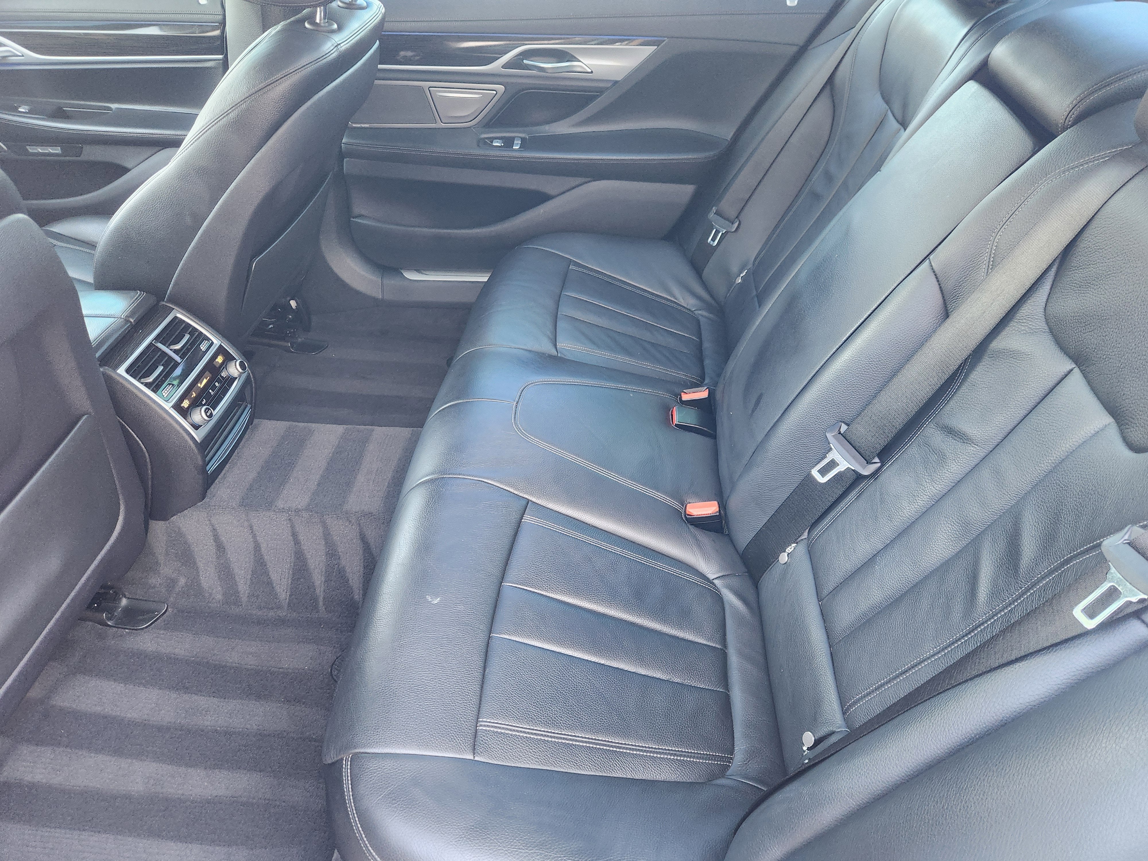 2018 BMW 7 Series 740i