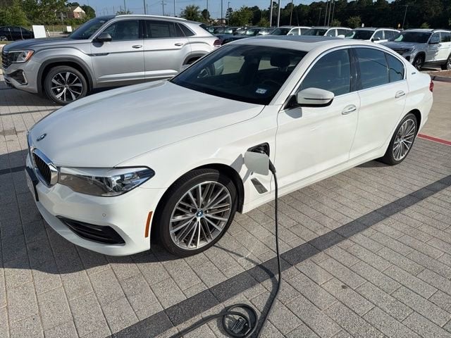 2018 BMW 5 Series 530e iPerformance Sedan's photo