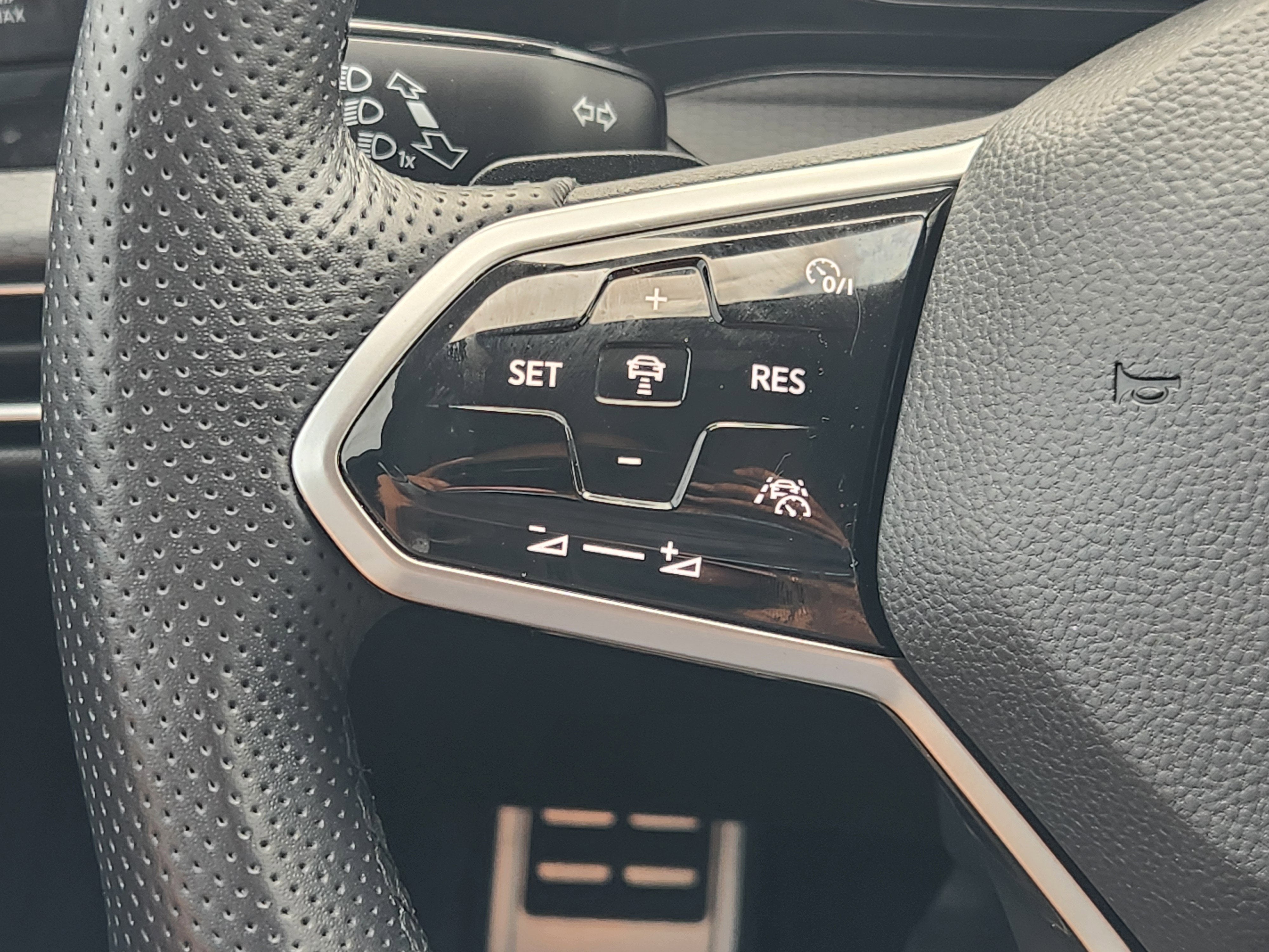 2022 Volkswagen Golf GTI S