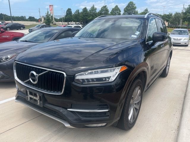 2016 Volvo XC90 T6 AWD Momentum's photo